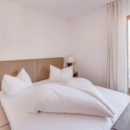 Appartement Luxus Poolblick - Mit Eigener Sauna By Interhome *