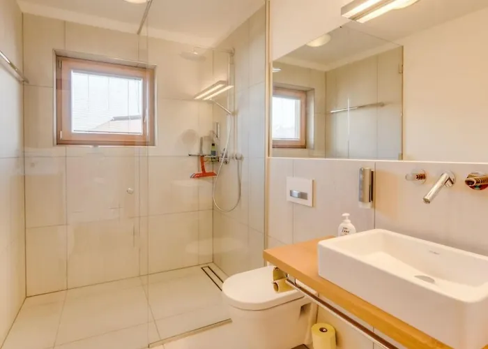 Luxus Poolblick - Mit Eigener Sauna By Interhome *