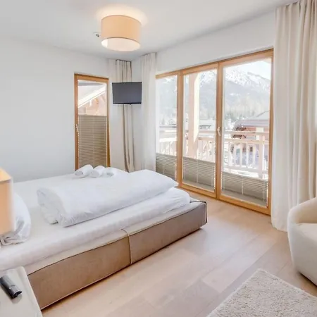 Luxus Poolblick - Mit Eigener Sauna By Interhome *