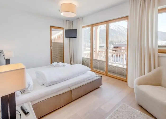 Luxus Poolblick - Mit Eigener Sauna By Interhome *